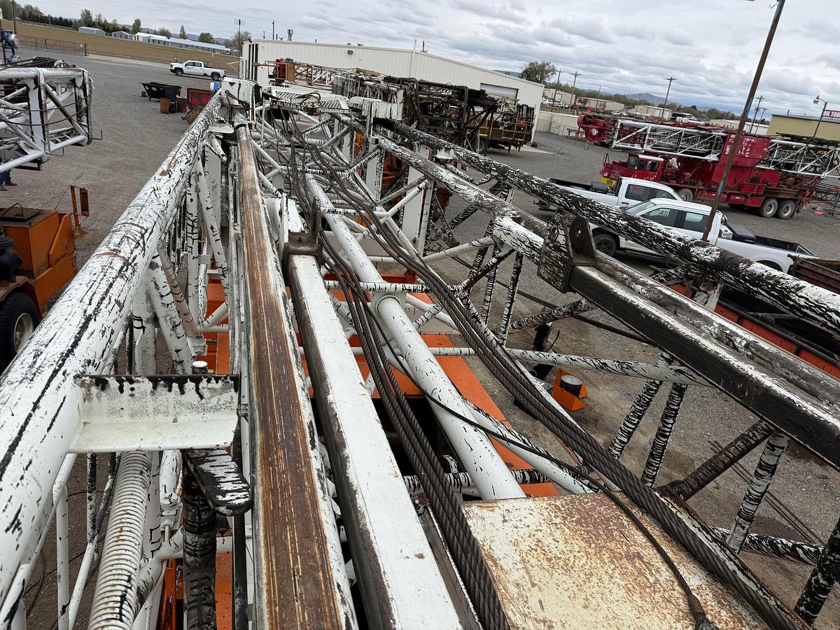 Used 1984 FRANKS MOBILRIG 300 1287/160 DTD-HT 96’-215K 4-AXLE WELL SERVICE WORKOVER RIG