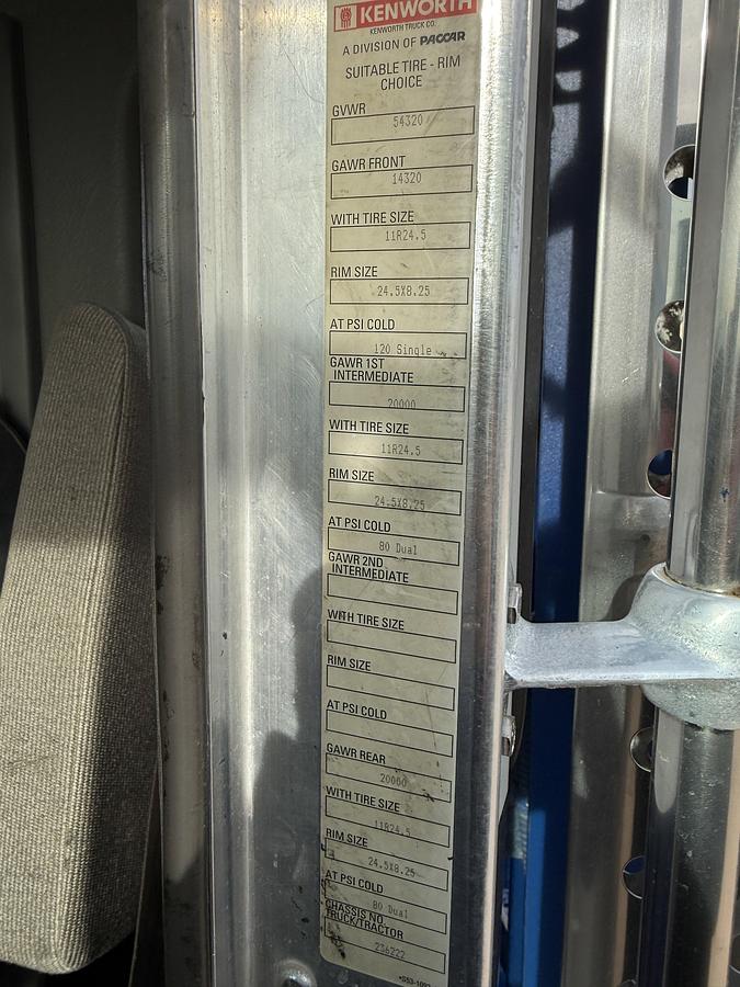 Used 2008 KENWORTH T800 T/A 60K HYD. SLICK BACK WINCH TRUCK