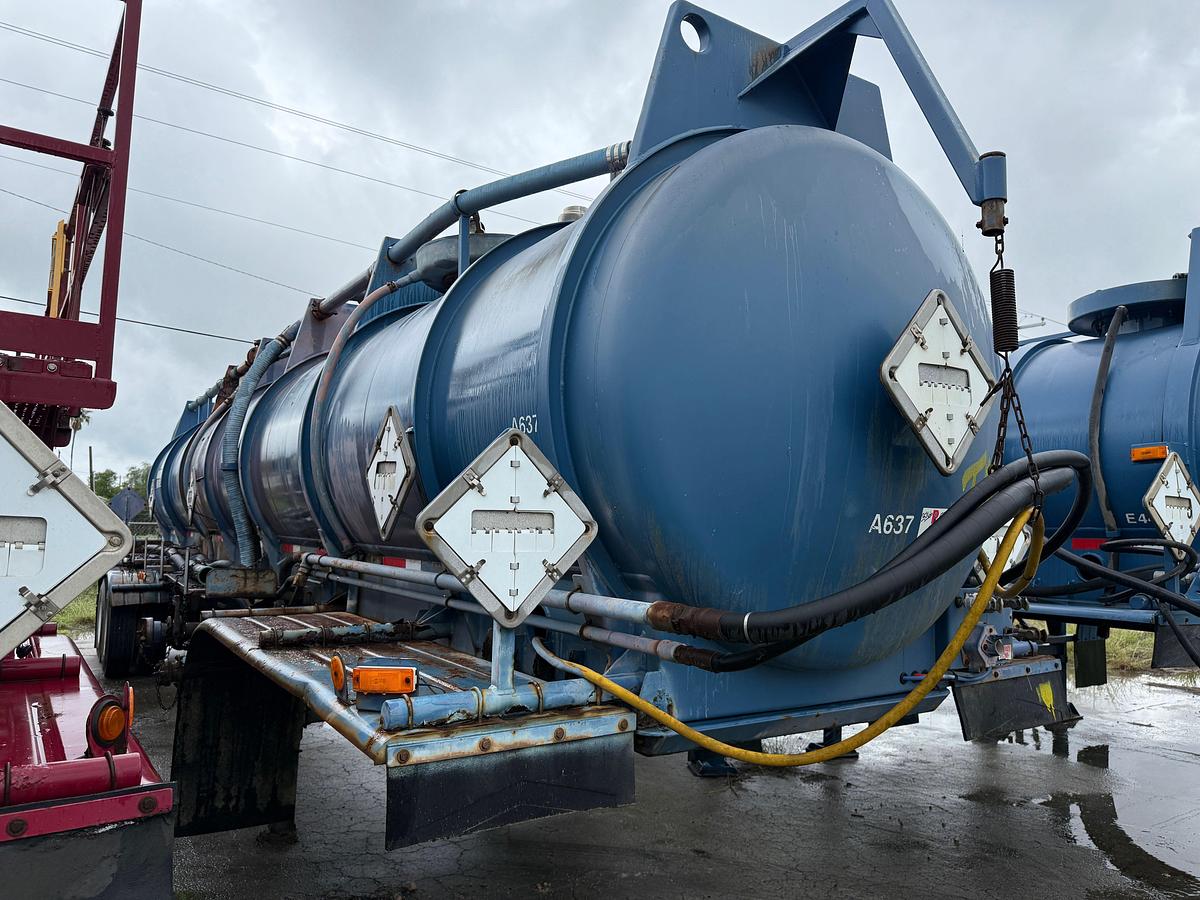 Used 2005 WORLEY WELDING WORKS 5,000 GAL 3-COMP ACID TRANSPORT TRAILER