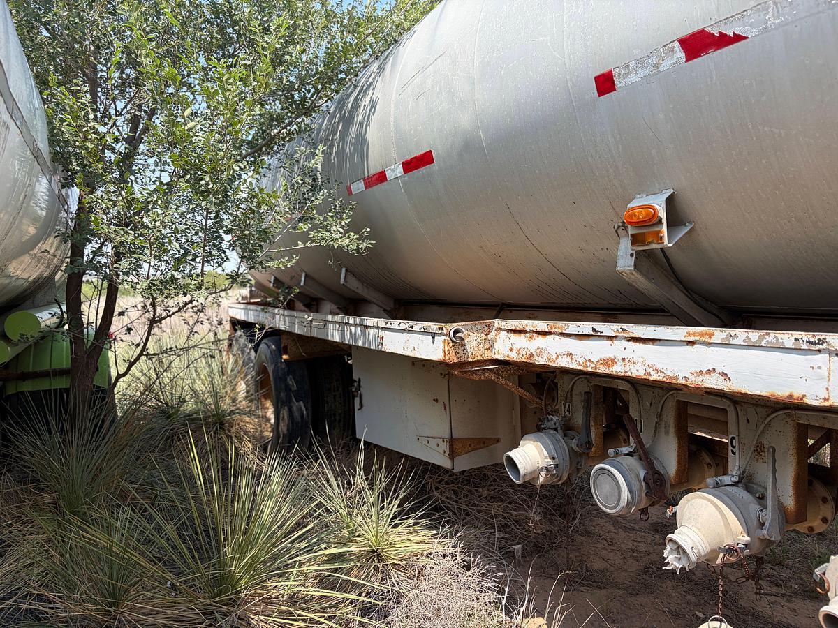 Used 1982 TRAILMOBIL FUEL TRANSPORT TRAILER
