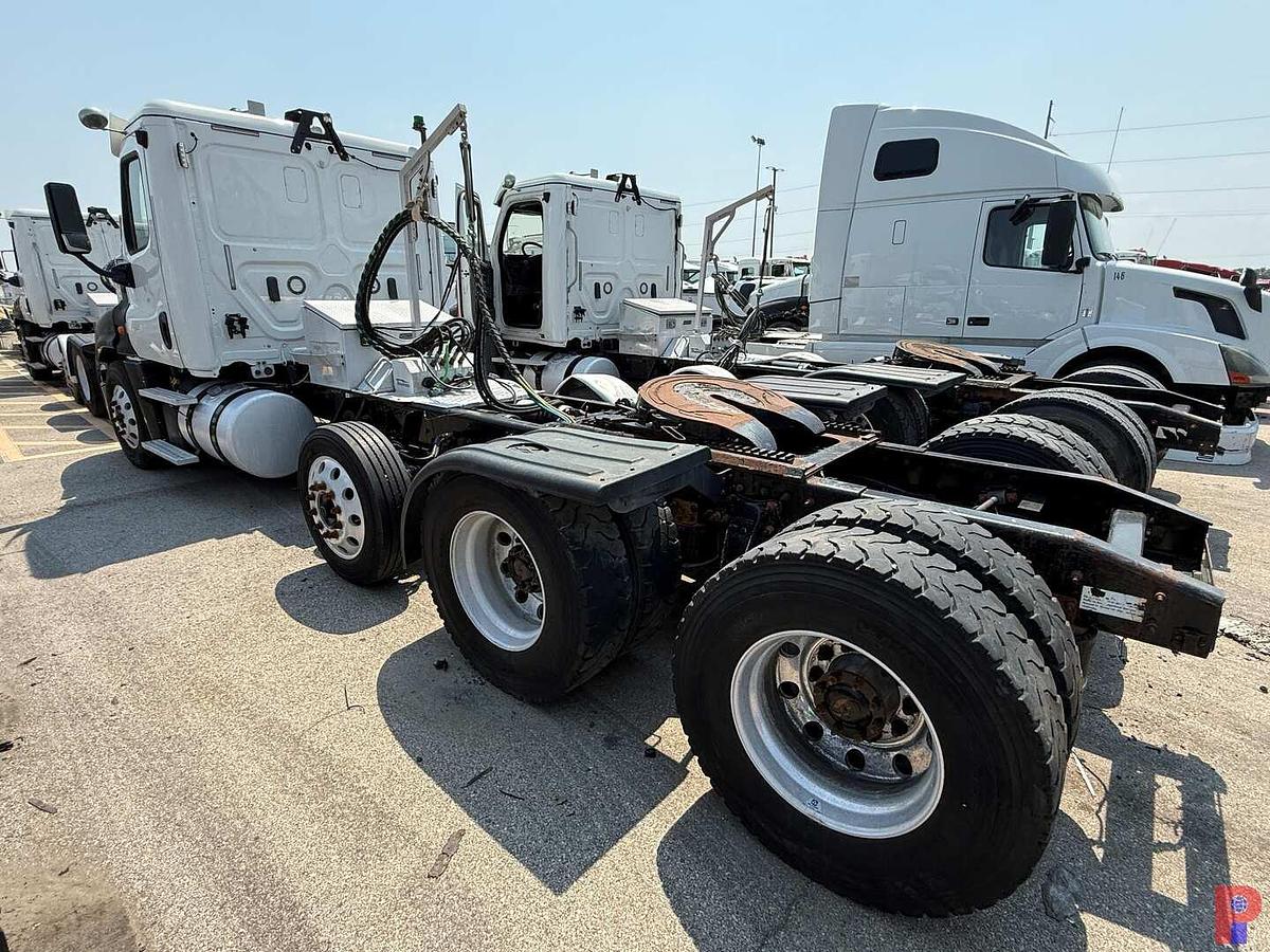 Used 2018 FREIGHTLINER CASCADIA TRI AXLE TRUCK TRACTOR