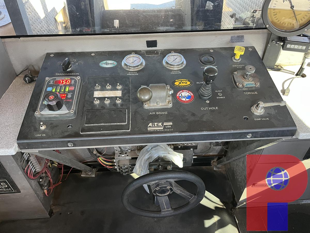 Used 2015 FREIGHTLINER M2 106 S/A CREW CAB SLICK LINE TRUCK