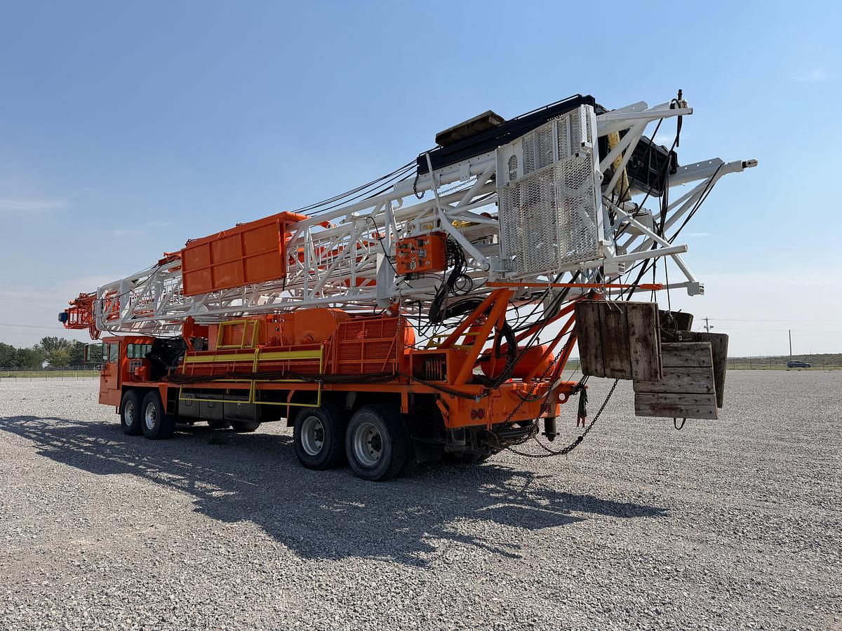 Used Refurbished 1981 FRANKS 1287/160 DTD-HT Well Service Rig (102x230k Mast)