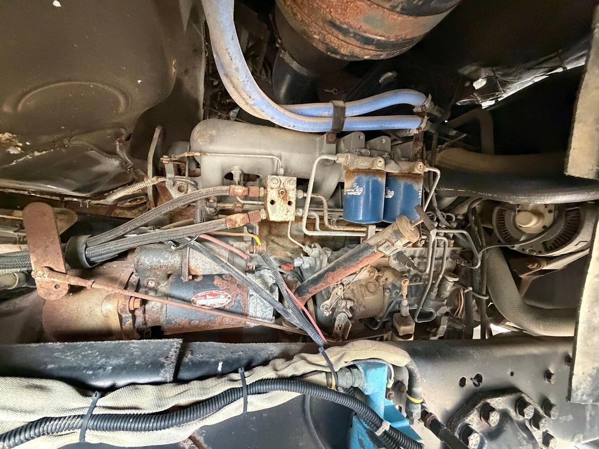 Used 1990 FORD L8000 T/A DAYCAB TRUCK TRACTOR