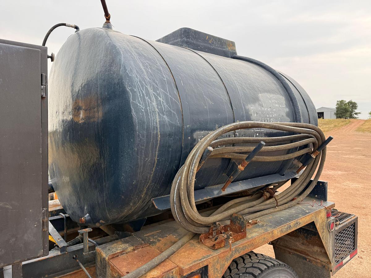 Used 2008 PETERBILT 335 S/A 1,500 GALLON CHEMICAL TREATER TRUCK
