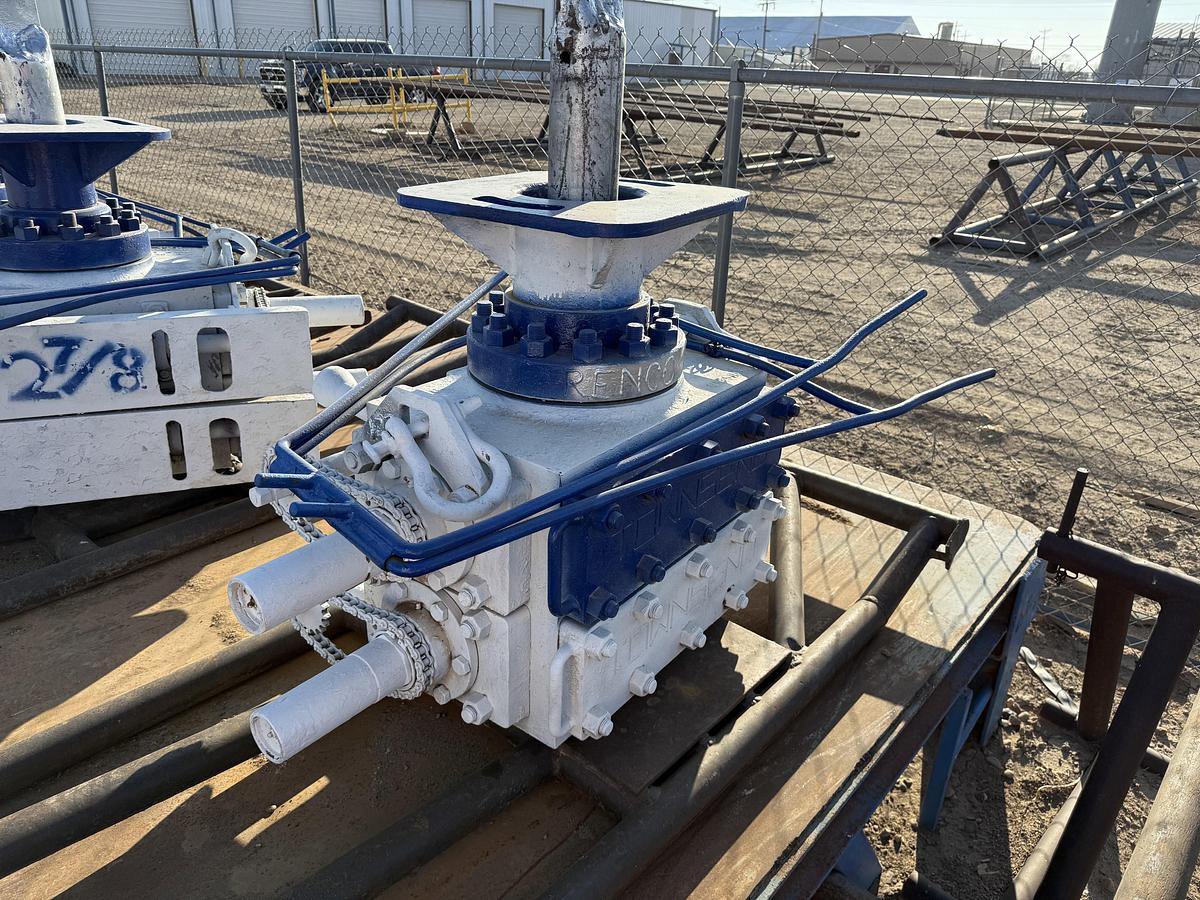 Used 7-1/16 TOWNSEND 3M 2-7/8 DBL MANUAL BLOWOUT PREVENTER