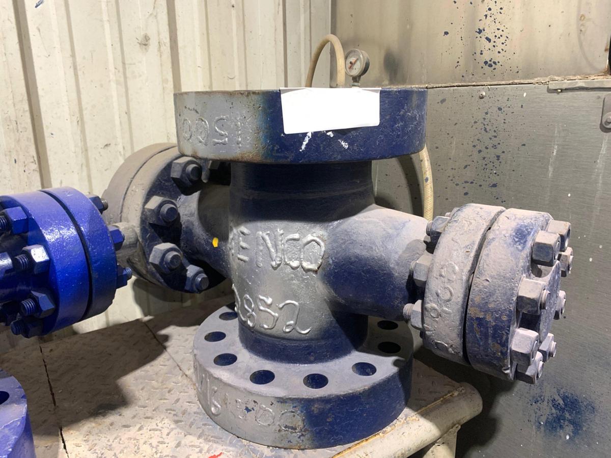 Used 7 1/16 5M x 7 1/16 5M 4-way Spool