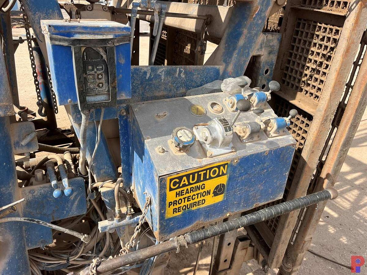 Used 2006 RG 550 6-AXLE WELL SERVICE WORKOVER RIG