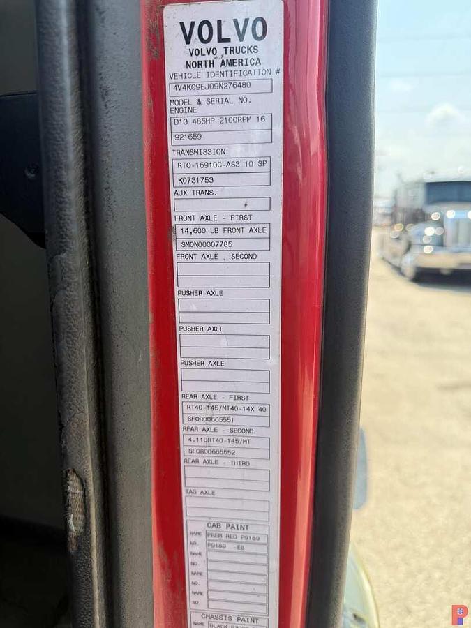 Used 2009 VOLVO VHD T/A DAY CAB TRUCK TRACTOR