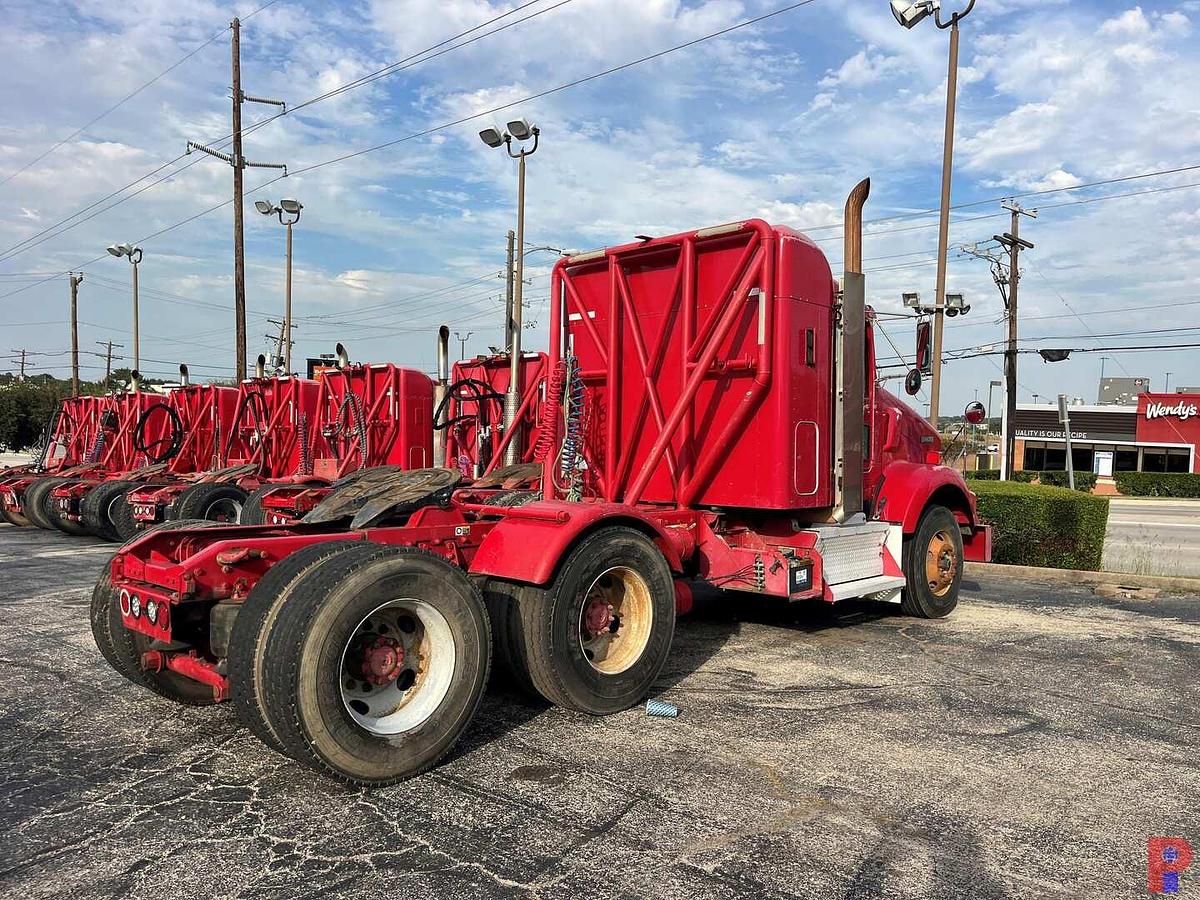 Used 2010 KENWORTH T800 T/A 36” SLEEPER TRUCK