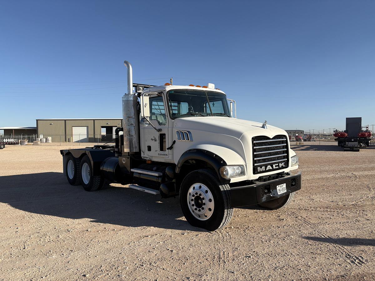 Used 2009 MACK GRANITE GU713 T/A WINCH / VACUUM TRUCK