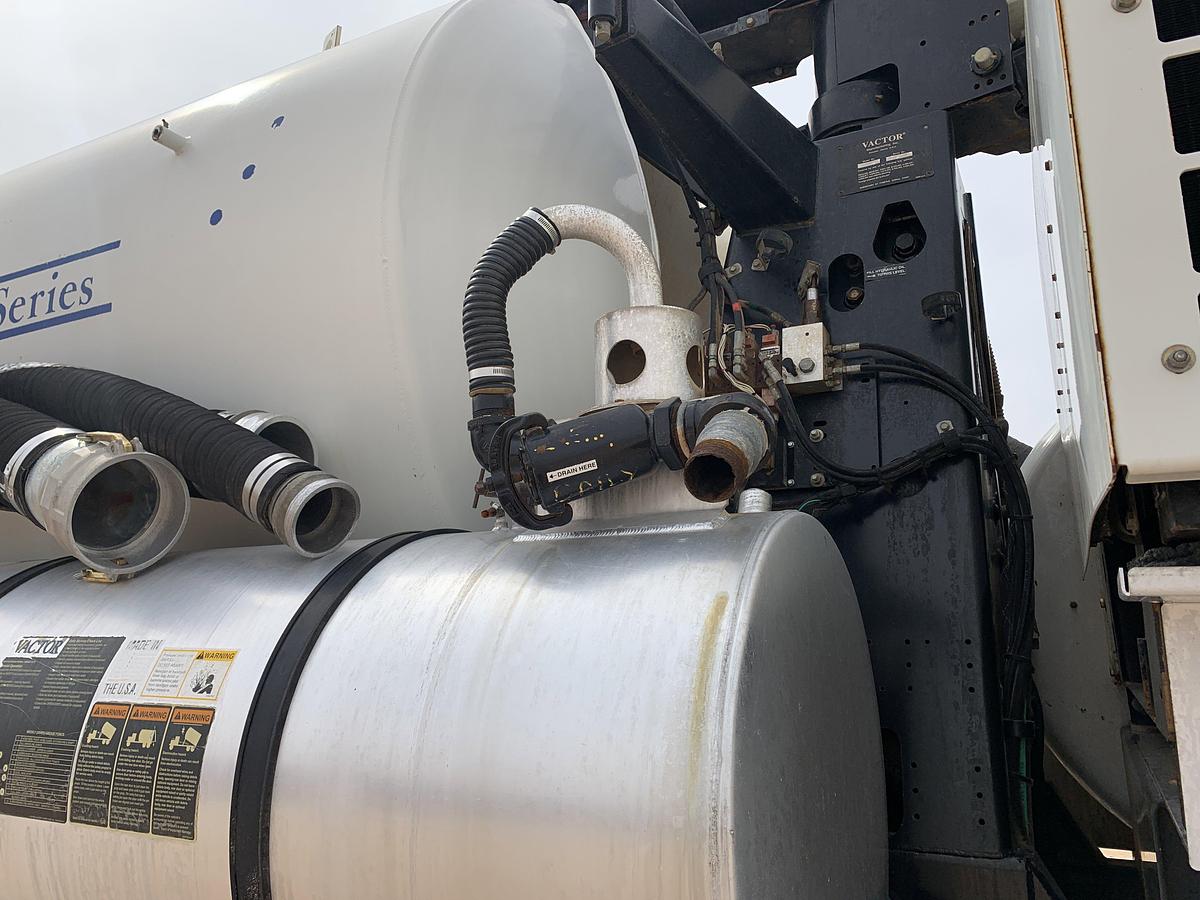 Used 2009 INTERNATIONAL WORKSTAR 7500 T/A DAYCAB VACTOR HYDROVAC TRUCK