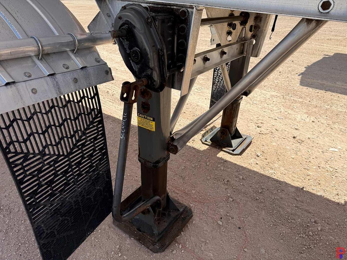 Used 2014 POLAR TANK 9,400 GAL. T/A FUEL TANK TRAILER