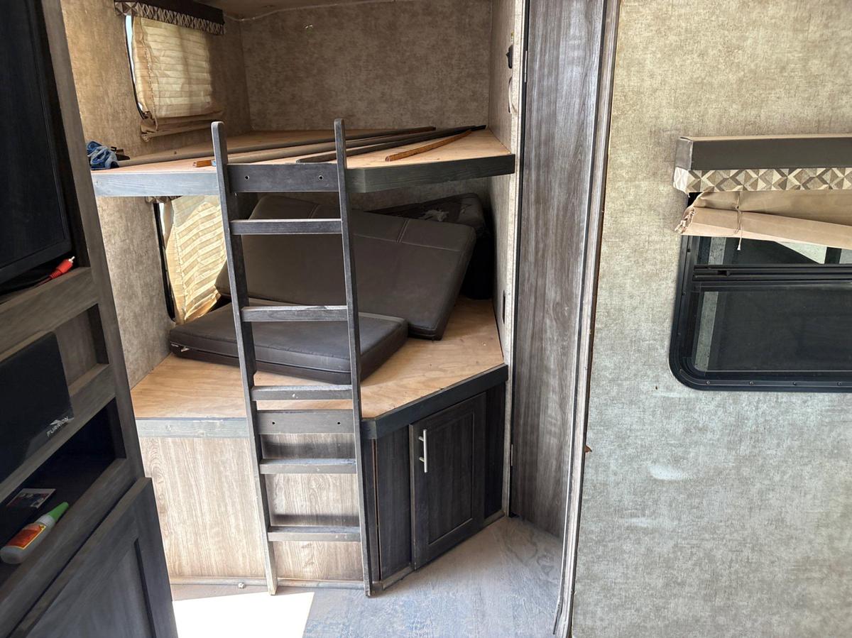 Used 2018 HIGHLAND RIDGE RV OPEN RANGE ULTRA-LITE 28’ T/A BUMPER PULL CAMPER