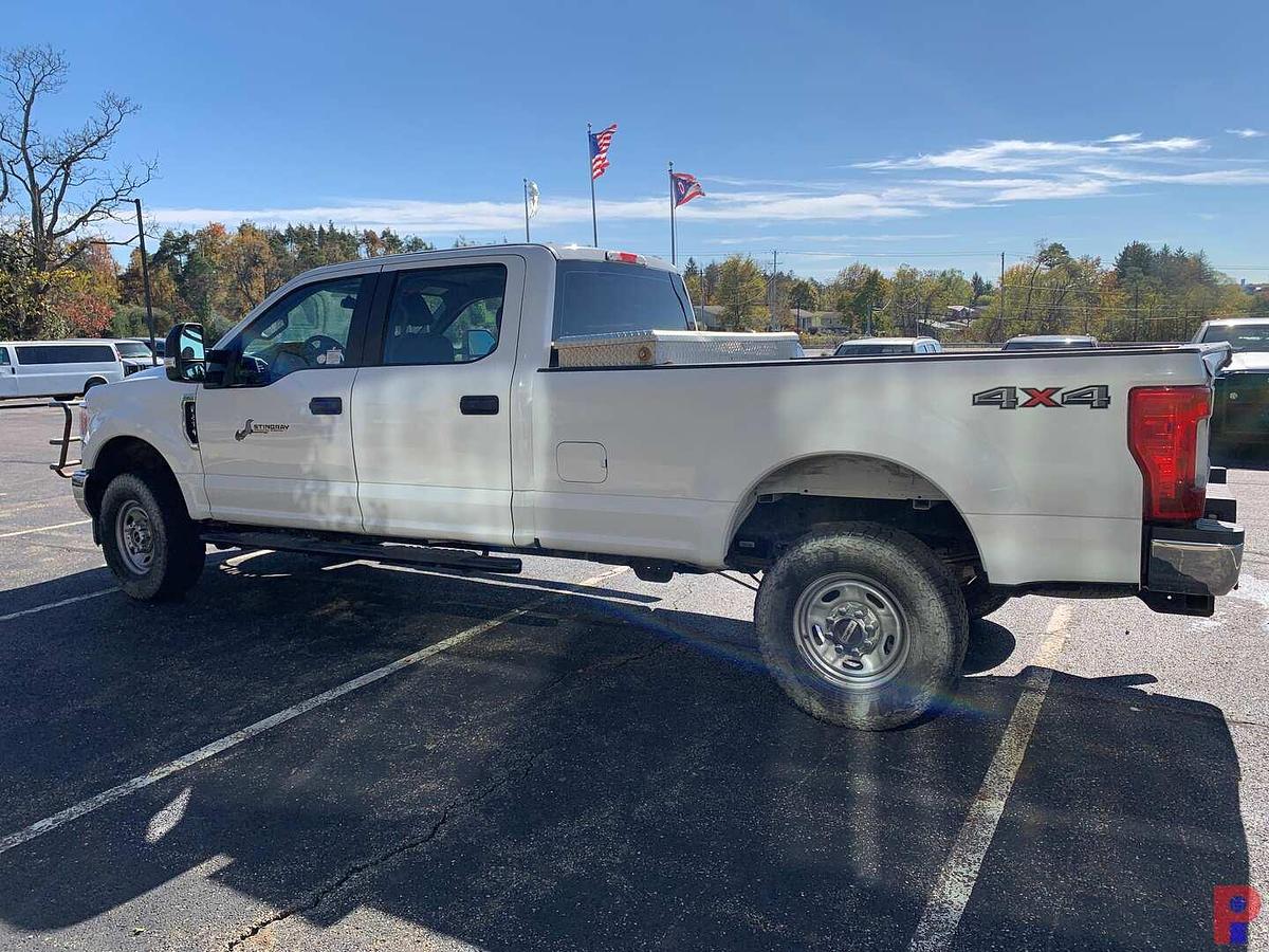 Used 2017 FORD F-250 SUPER DUTY XL CREW CAB 4X4 PICKUP (GAS)