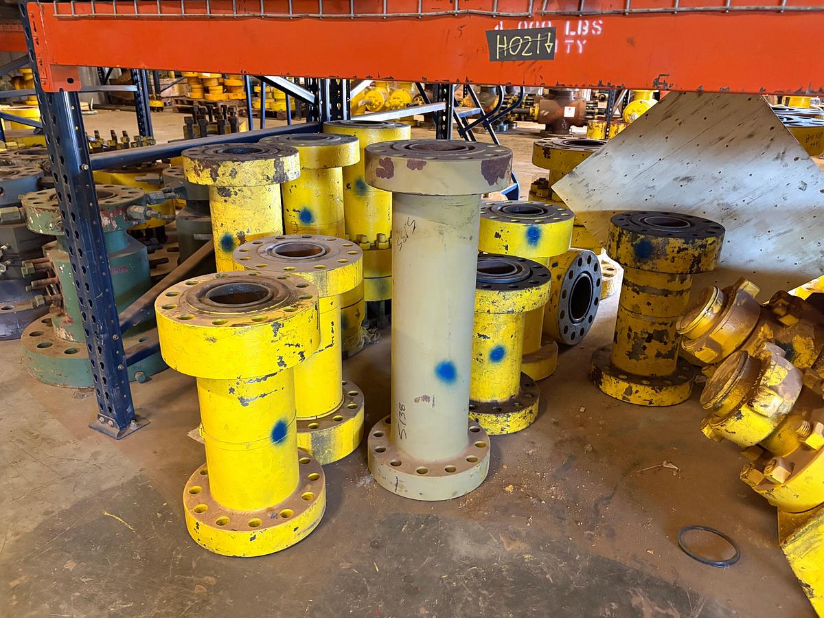 Used (17) assorted length 7-1-16” spools, & (2) 5” x 2” fluid crosses
