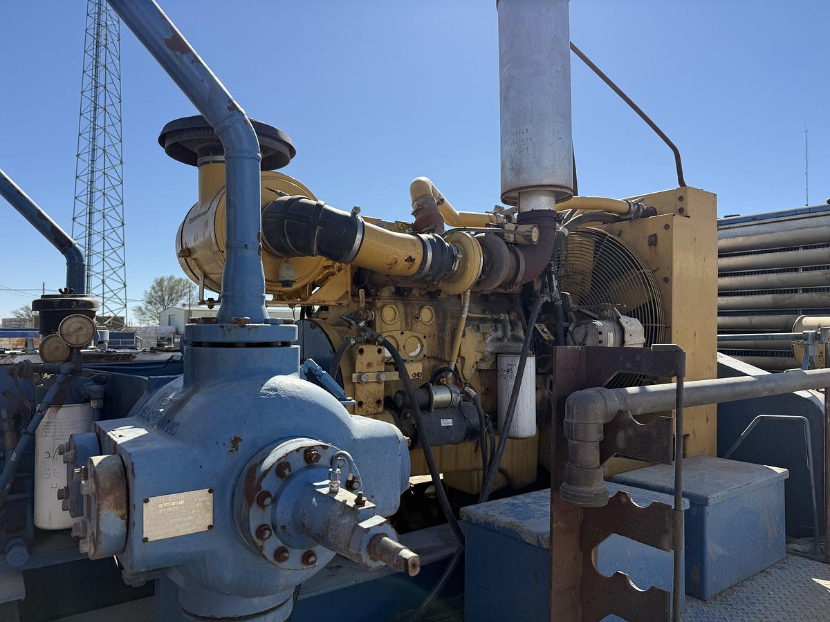 Used 2006 AIR FOAM UNIT P/B (3) CATERPILLAR ENGINES MTD ON PRECISION PUMP & COMPRESSOR T/A DROP DECK TRAILER