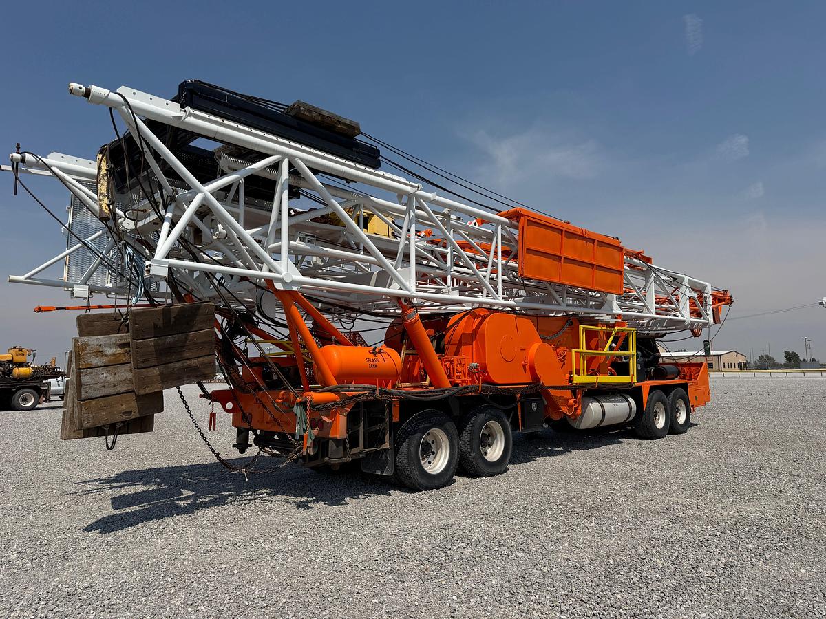 Used Refurbished 1981 FRANKS 1287/160 DTD-HT Well Service Rig (102x230k Mast)