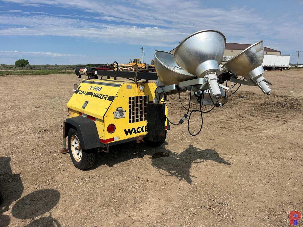 Used WACKER LTP 4 BULB PORTABLE LIGHT TOWER