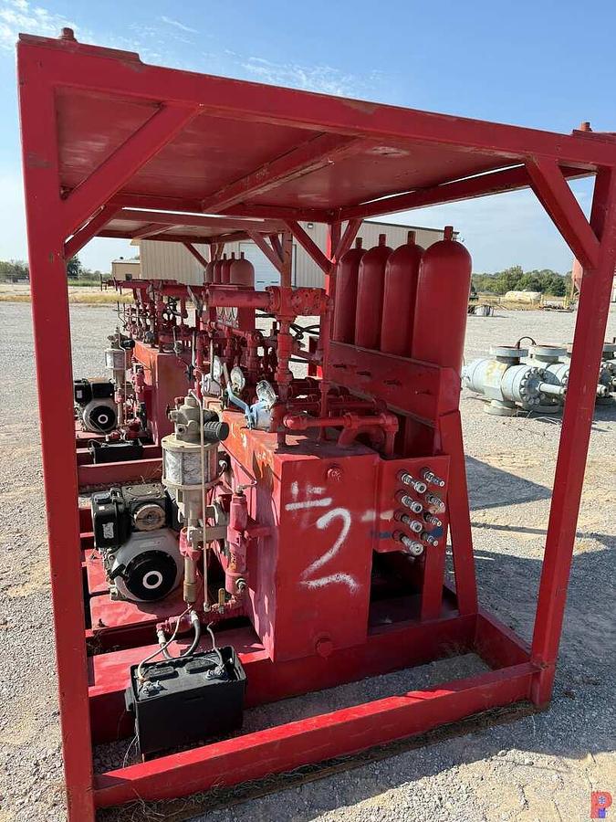 Used 4-STATION 4-BOTTLE ACCUMULATOR CLOSING UNIT  SKIDDED
