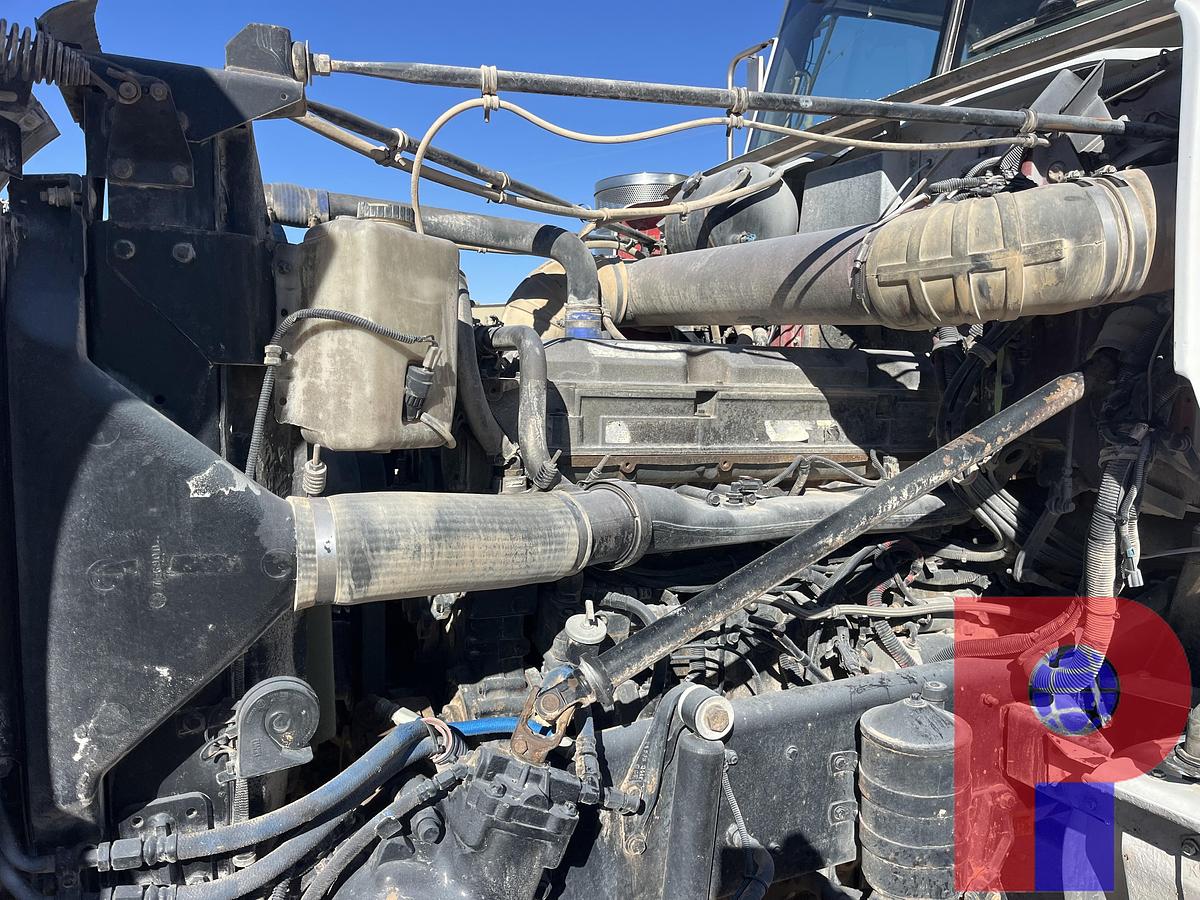 Used 2007 WESTERN STAR 4900 SF T/A DAYCAB WINCH TRUCK