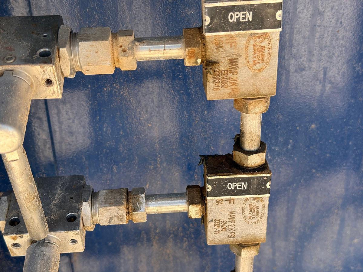 Used SELF CONTAINED 20K WP GREASE INJECTION UNIT COMBO P/B 8.4-KW ISUZU DIESEL GENERATOR
