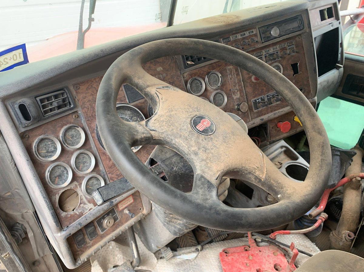 Used Kenworth Aerocab W900L Sleep Parts Truck