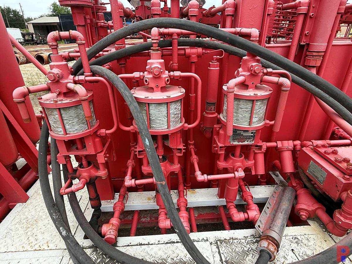 Used BPMF MOD. 720-6 3K PSI 12-BOTTLE 6-STATION ACCUMULATOR CLOSING UNIT SKIDDED