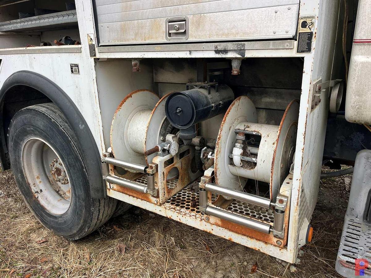 Used 1997 CHEVROLET C7500 S/A CREW CAB SERVICE TRUCK