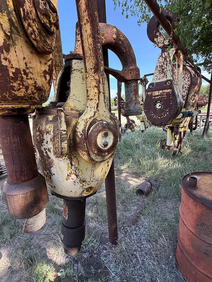 Used OILWELL 100-C 100-TON ROTARY DRILLING SWIVEL