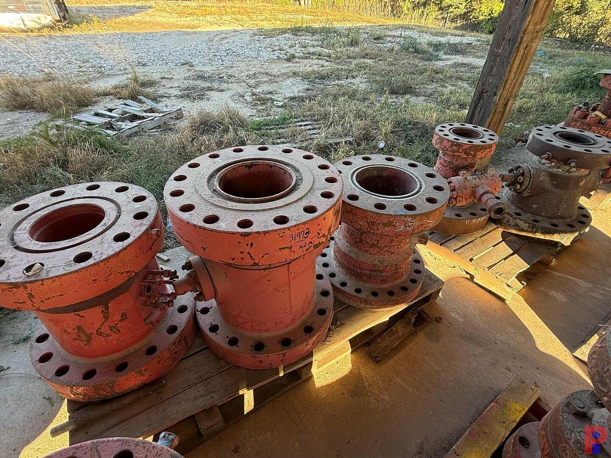 Used (2) PALLETS OF (5) 7-1/16” - 11-1/4” WELL HEAD ADAPTER SPOOLS CASING / TUBING HANGER