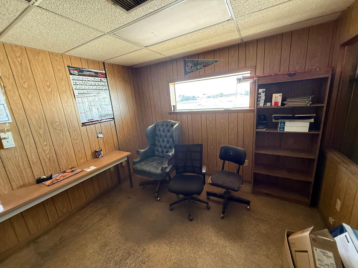 Used ROOM W/ (2) BOOK SHELVES, 5’x2’ TABLE, & (3) CHAIRS