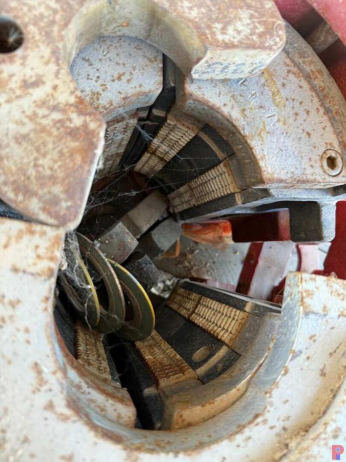 Used PALLET W/ (1) AOT 75 TON YC SLIP TYPE ELEVATOR, (2) 7-1/16” 5K X 10K WP STUDDED DSA