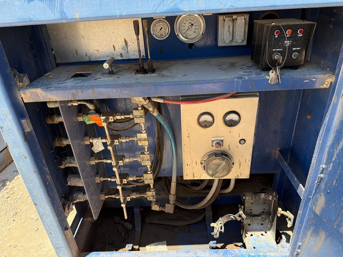 Used SELF CONTAINED 20K WP GREASE INJECTION UNIT COMBO P/B 8.4-KW ISUZU DIESEL GENERATOR