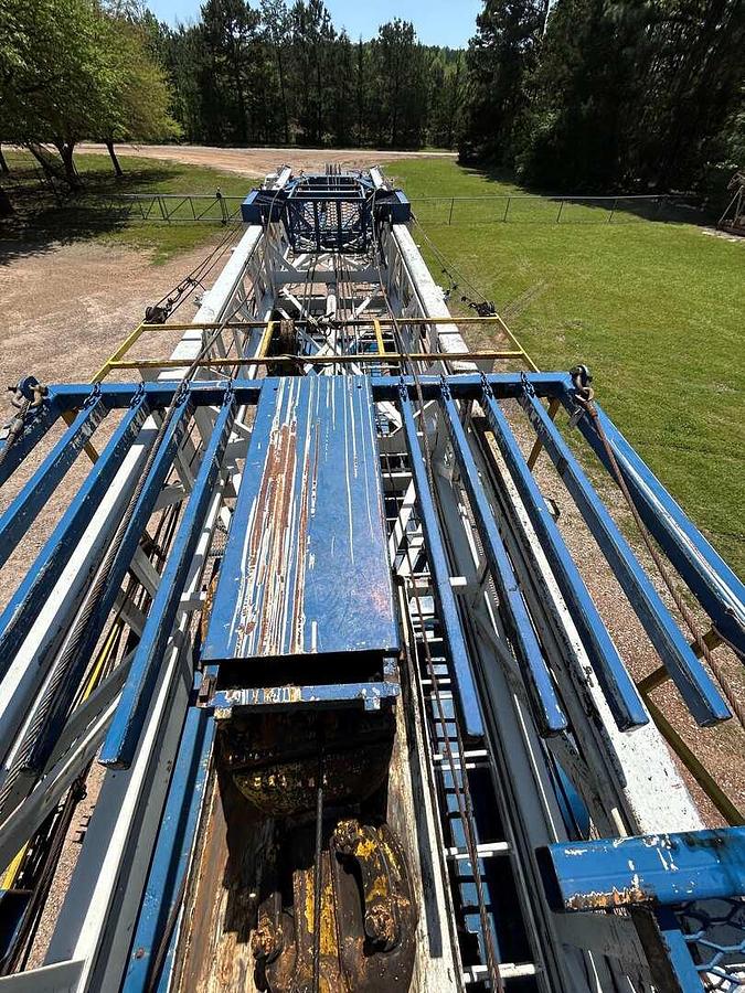 Used COOPER 250 DD (REPOWERED) 96'-180K 4-AXLE WELL SERIVCE WORKOVER RIG