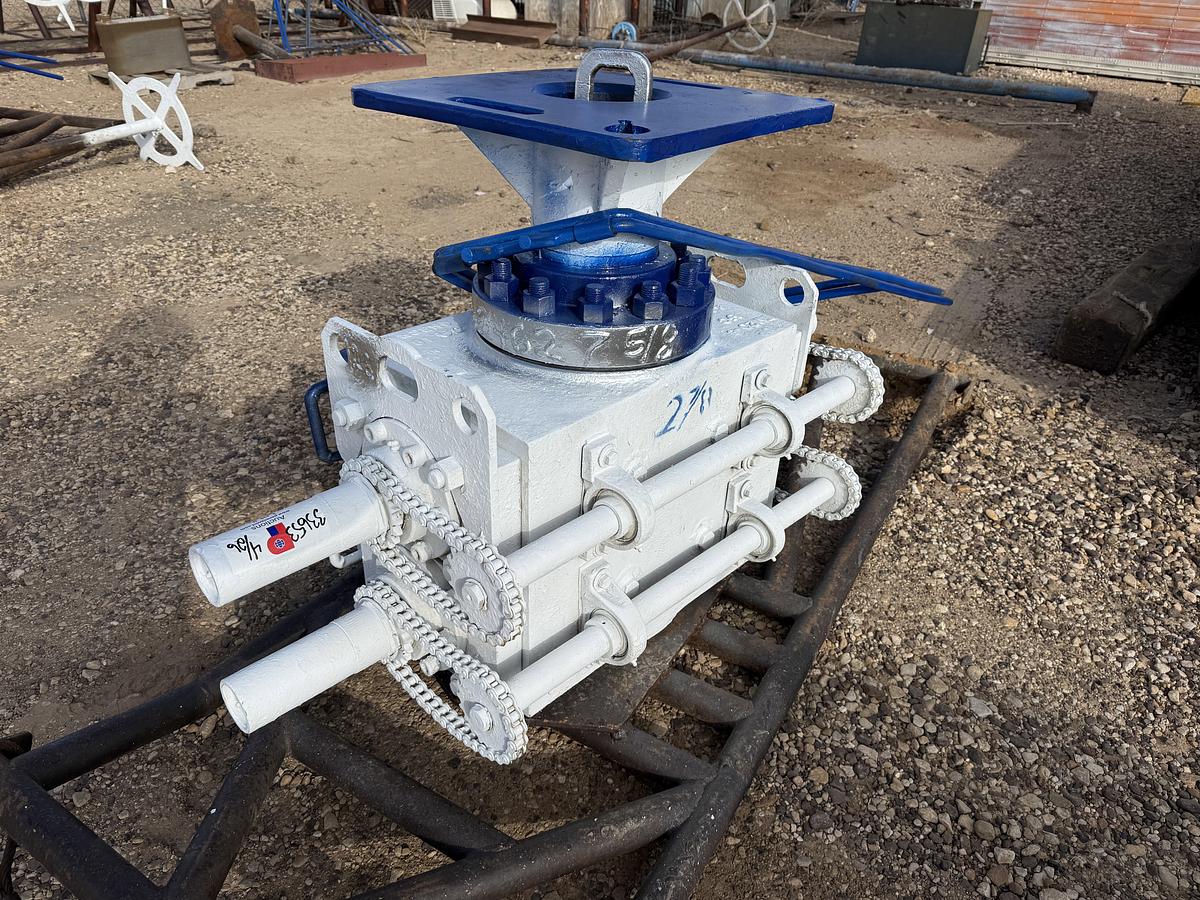 Used 7-1/16 TOWNSEND 3M 2-7/8 DBL MANUAL BLOWOUT PREVENTER