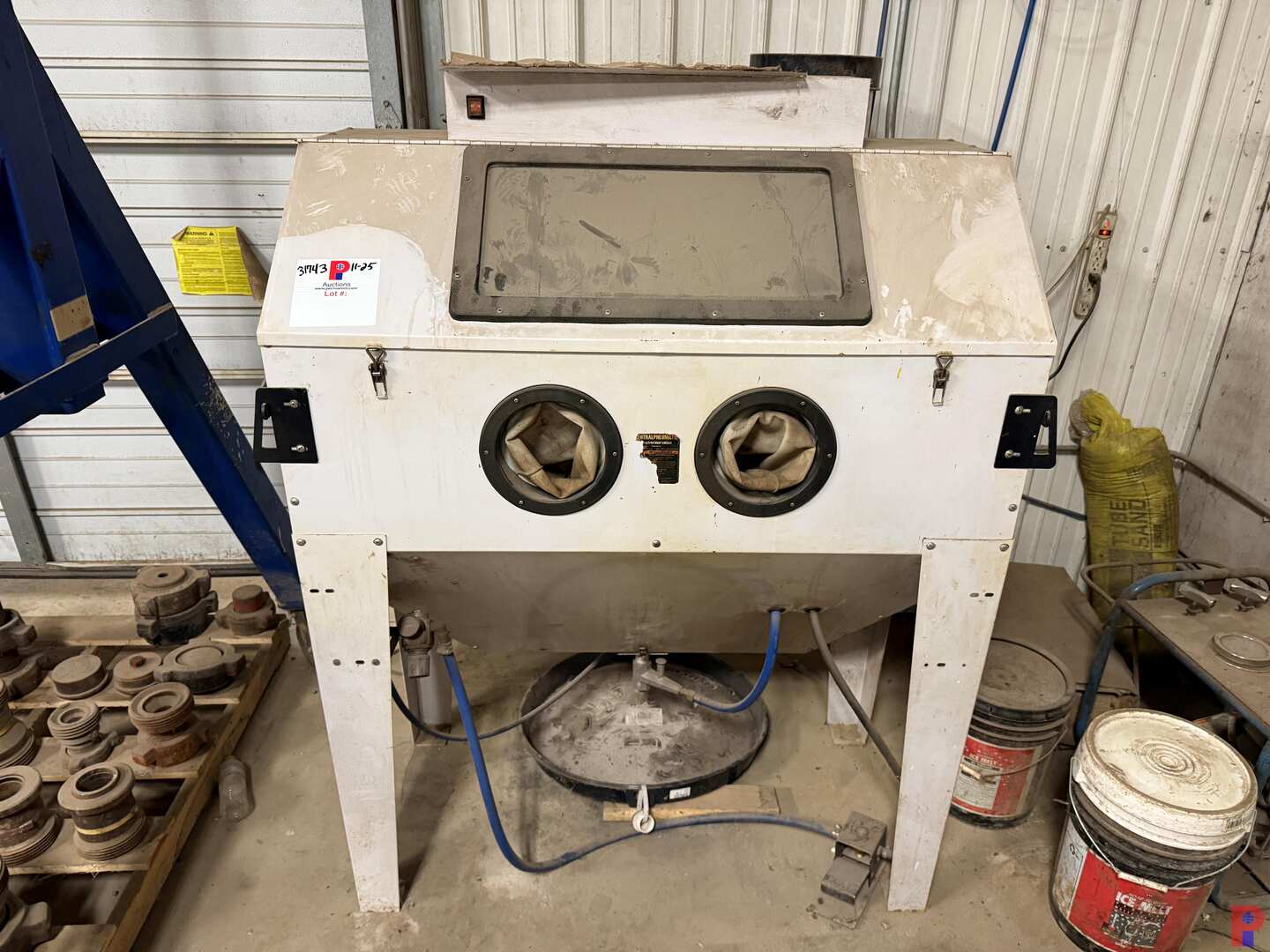 Used CENTRAL PNEUMATIC 48” INDUSTRIAL BLAST CABINET