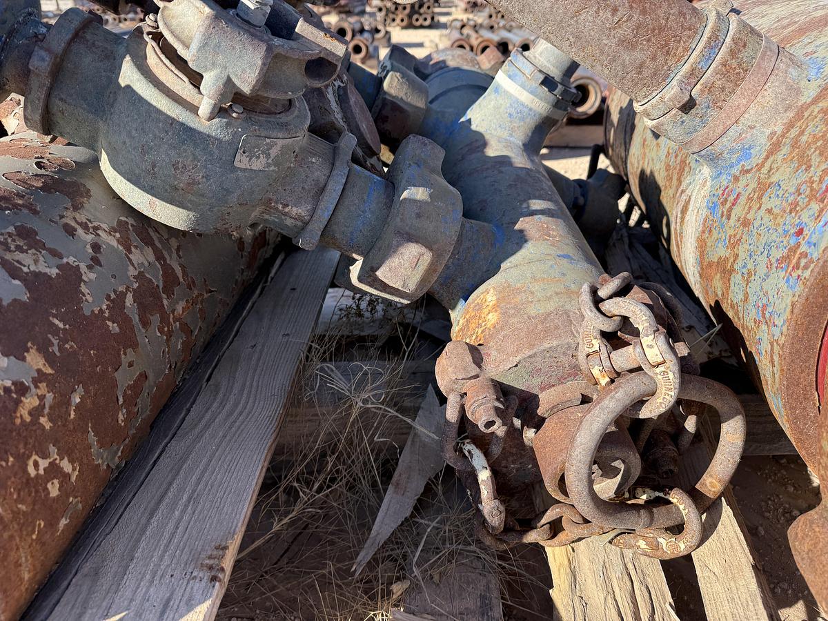 Used (3) MULTI-SIZE SINGLE PLUG CEMENT HEADS