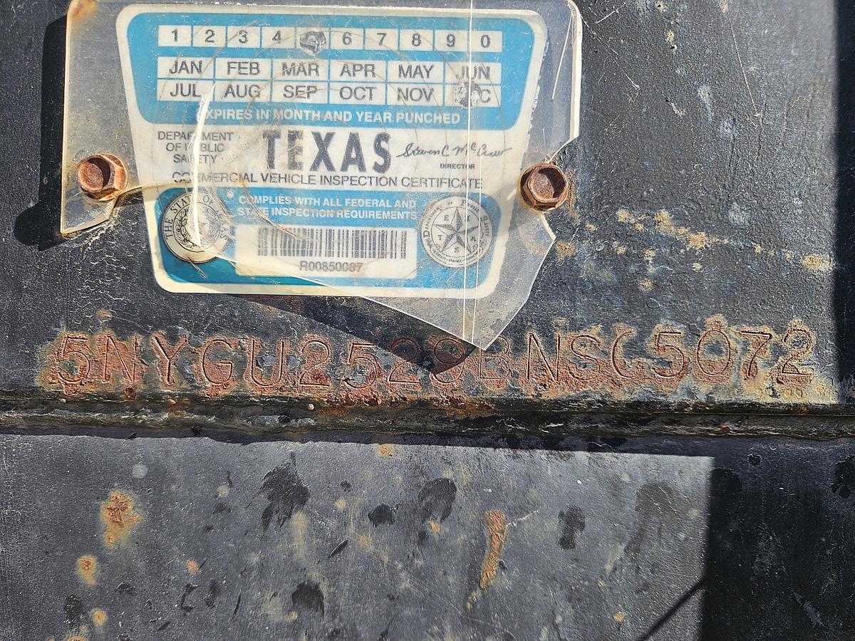 Used 2011 STAGECOACH 25' TANDEM DUAL WHEEL GN FLATBED TRAILER