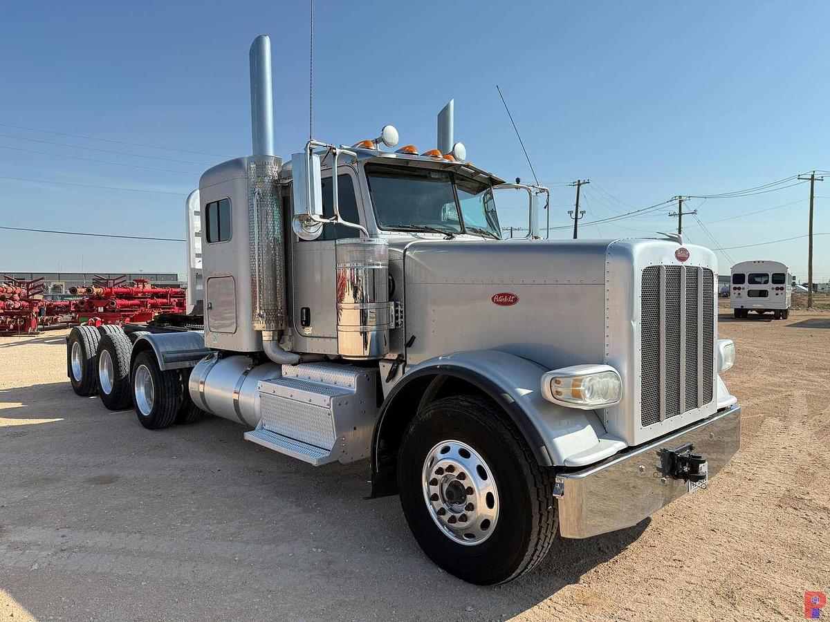 Used 2013 PETERBILT 388 TRI AXLE SLEEPER HAUL TRUCK