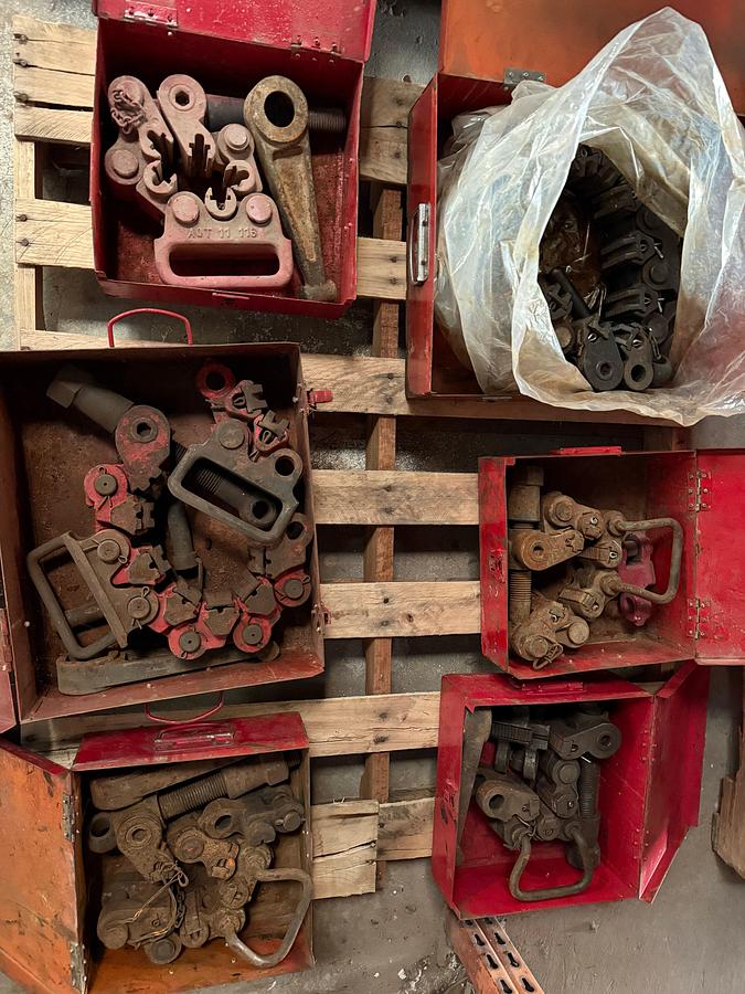 Used (6 x $) TYPE T & C SAFETY CLAMPS
