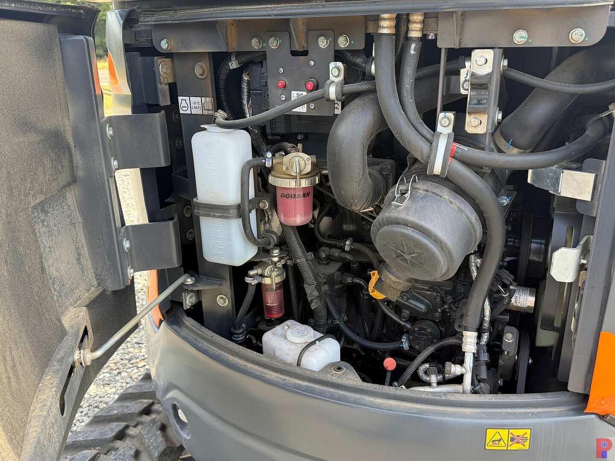 Used (NEW) DEVELON DX27Z-7 COMPACT MINI EXCAVATOR