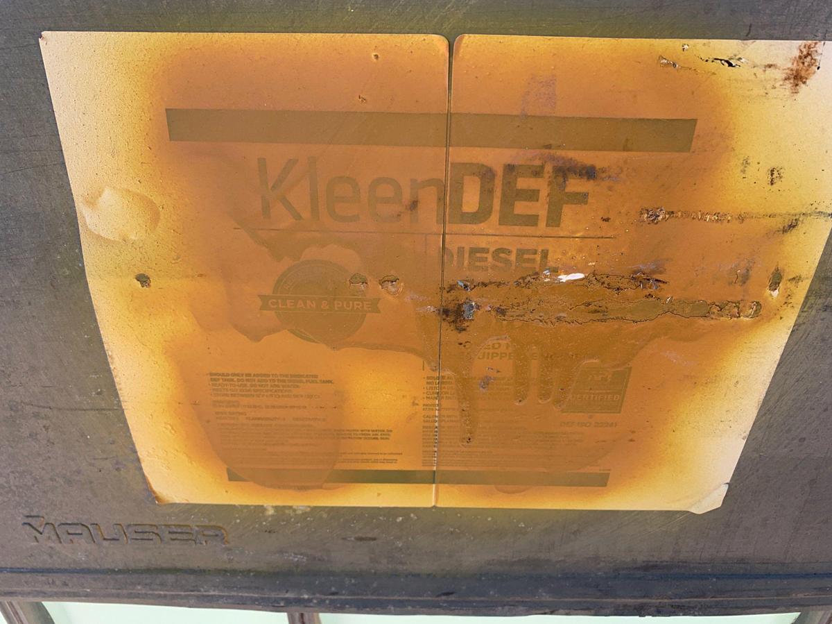 Used 300 Gal Tote w/ 175 Gal of Kleen Def Fluid