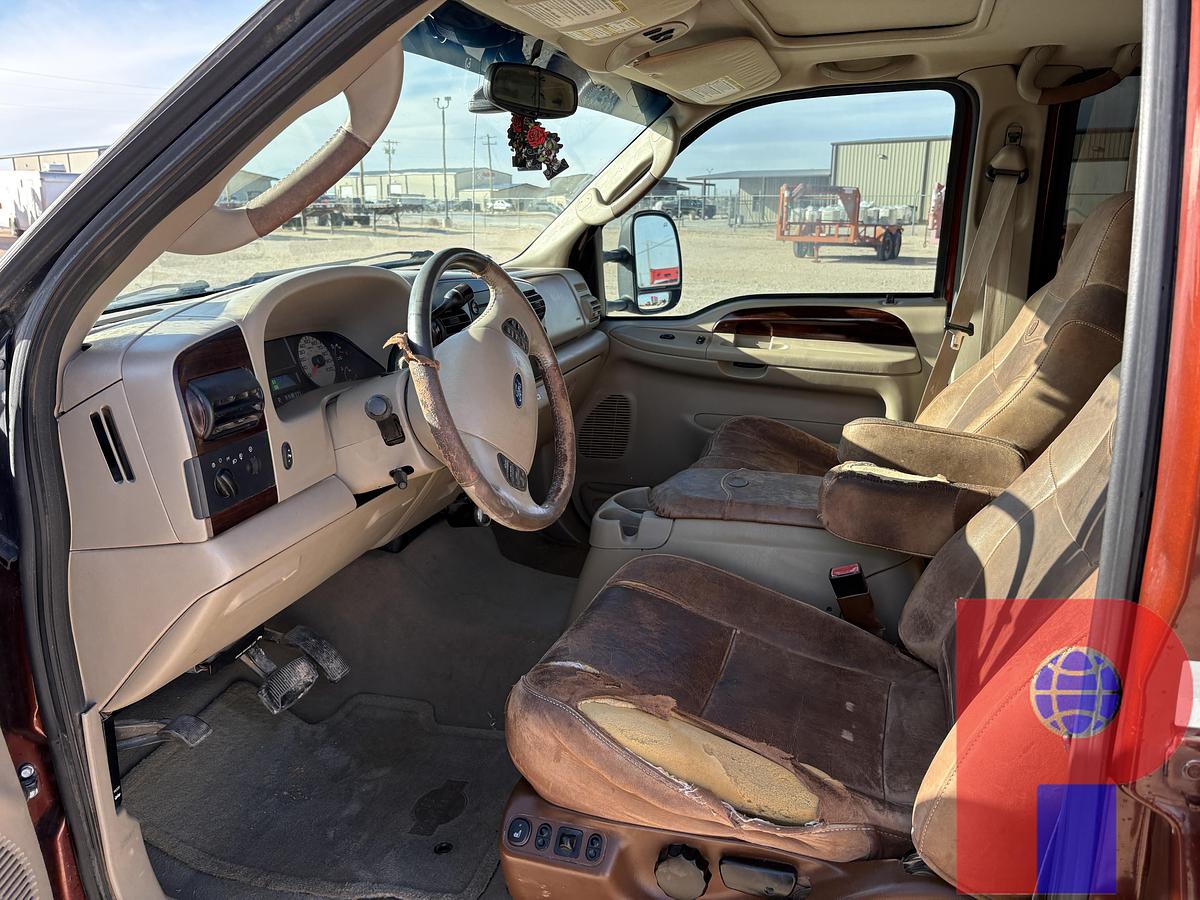 Used 2005 FORD F-250 SUPER DUTY CREW CAB PICUP TRUCK, 4X4