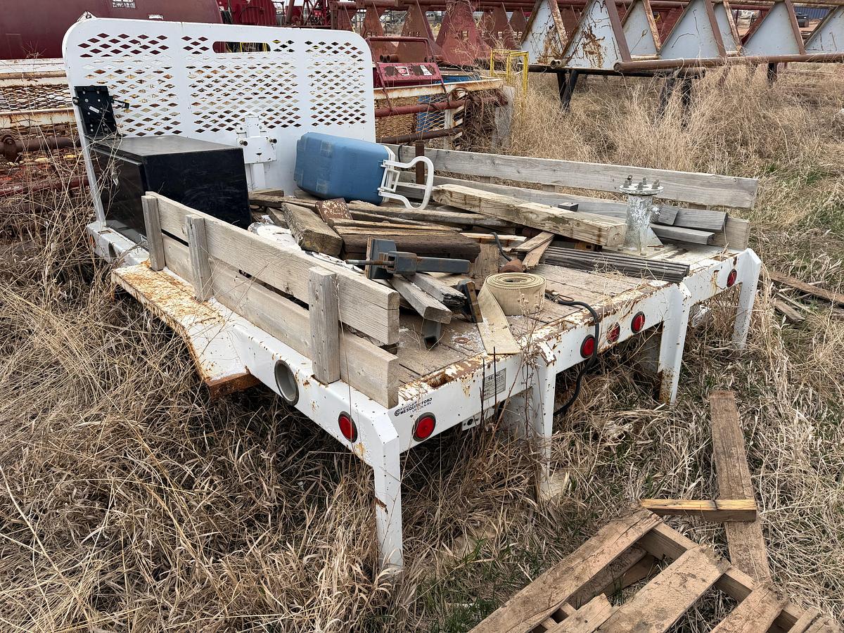 Used SE TRUCK BEDS DUALLY FLATBED