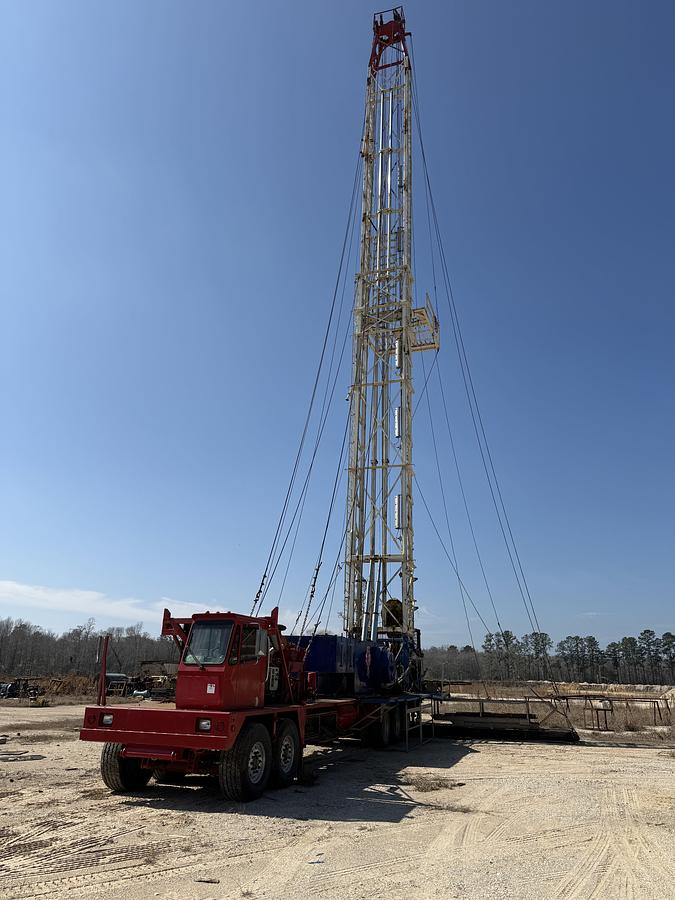 Used 2012 CAMERON C-500 SD 112'-300K LBS 5-AXLE WELL SERVICE RIG