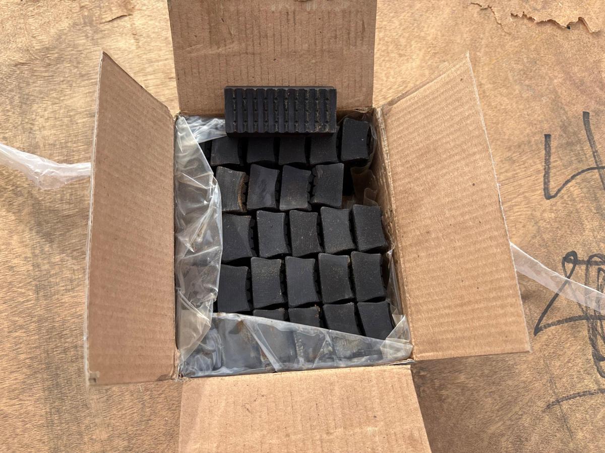 Used Crate of approximately 3,000 jiansu QD-15-324PDVS ROTARY SLIP INSERTS