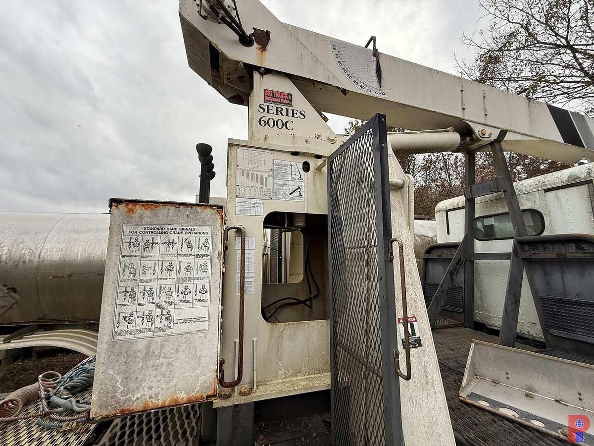 Used 2000 FRIEGHTLINER  FLD 120SD T/A W/ NATIONAL 600C CRANE TRUCK