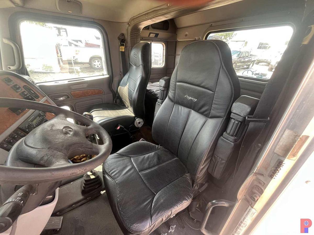 Used 2007 PETERBILT 378 T/A 36” SLEEPER TRUCK