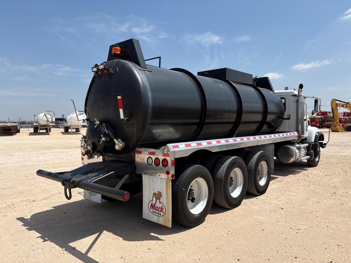 Used 2007 MACK CV713 TRI-DRIVE DAYCAB VACUUM TRUCK